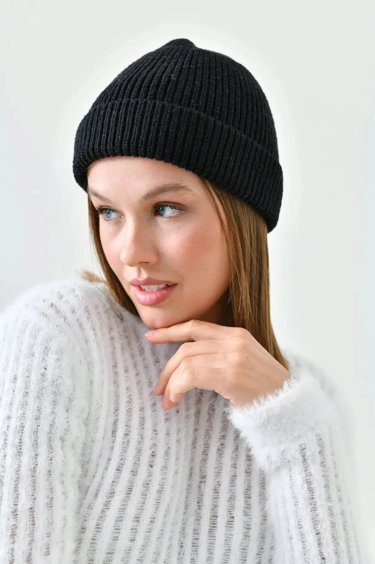 FULL NEEDLE KNIT HAT - BLACK