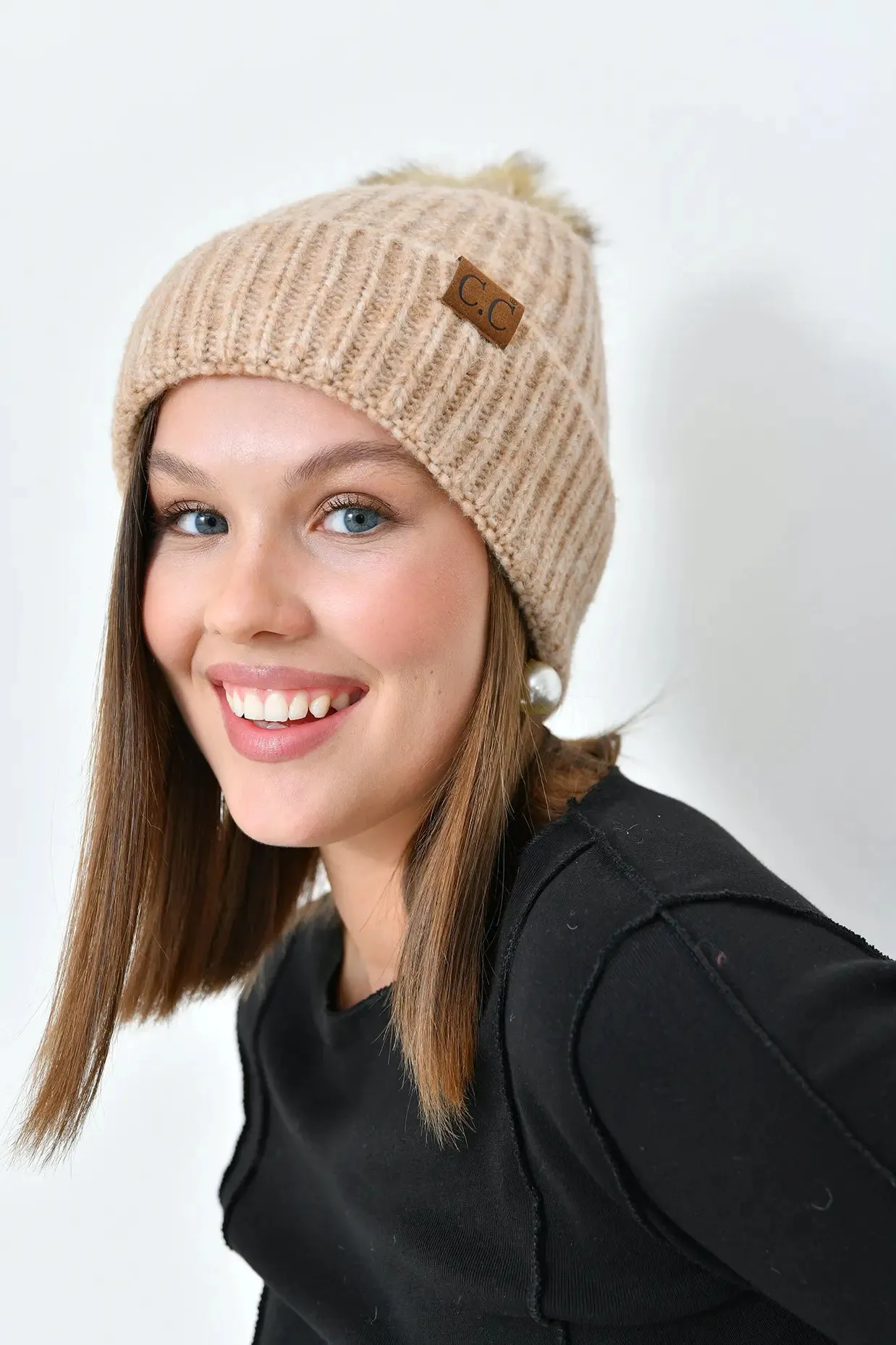 FUR DETAILED KNIT HAT - BEIGE